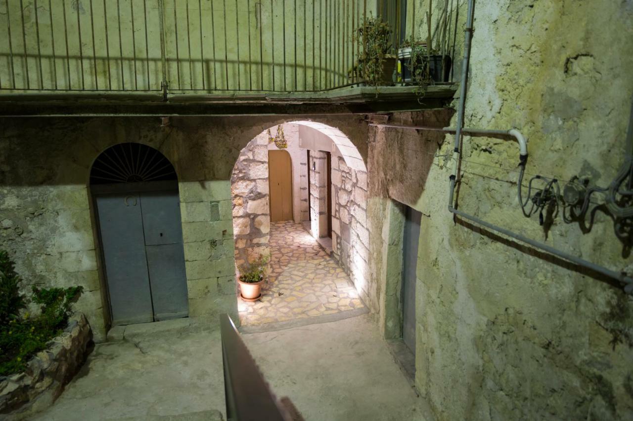 Casa Arco Antico Caltabellotta Exterior foto